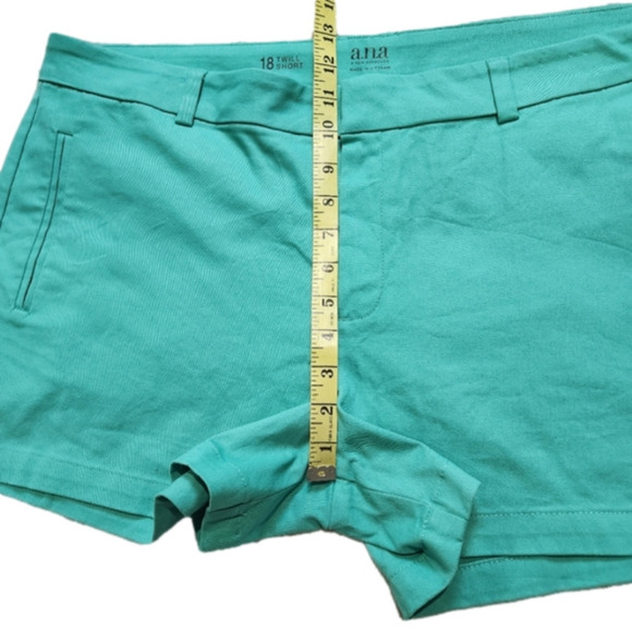Chino shorts Mid rise Green color Slip pockets Size 18 A NEW APPROACH NWT - Picture 10 of 14
